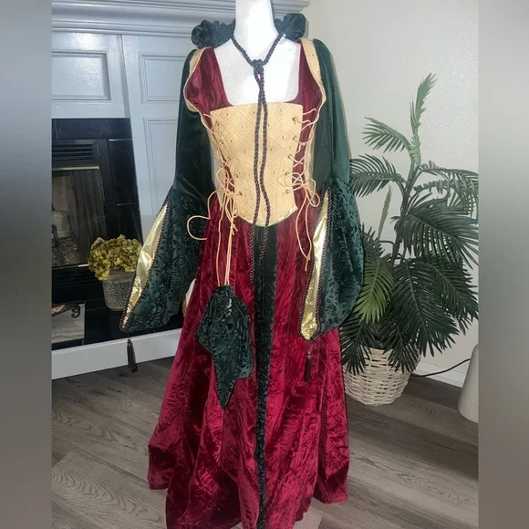 Velvet Renaissance Gown in Burgundy, Forest Green & Gold With Extras - Picture 3 of 17